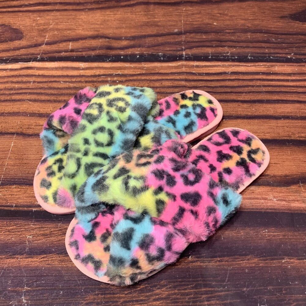 Fuzzy Slippers - Picture 4 of 8